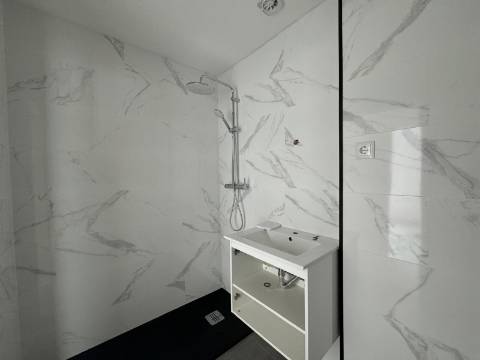 Apartamento T2 Remodelado na Cruz de Pau