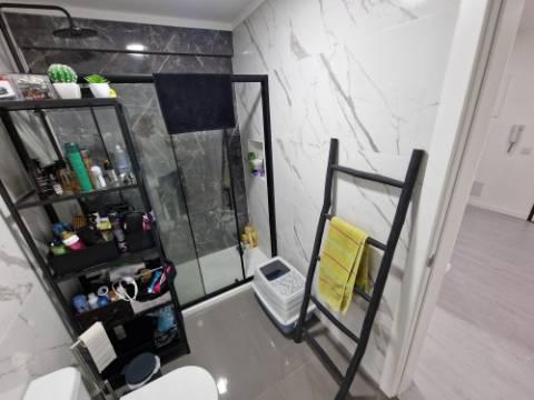 Apartamento T3 c/garagem e aproveitamento do Sotão