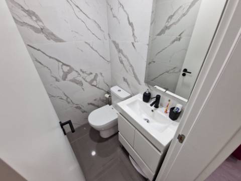 Apartamento T3 c/garagem e aproveitamento do Sotão