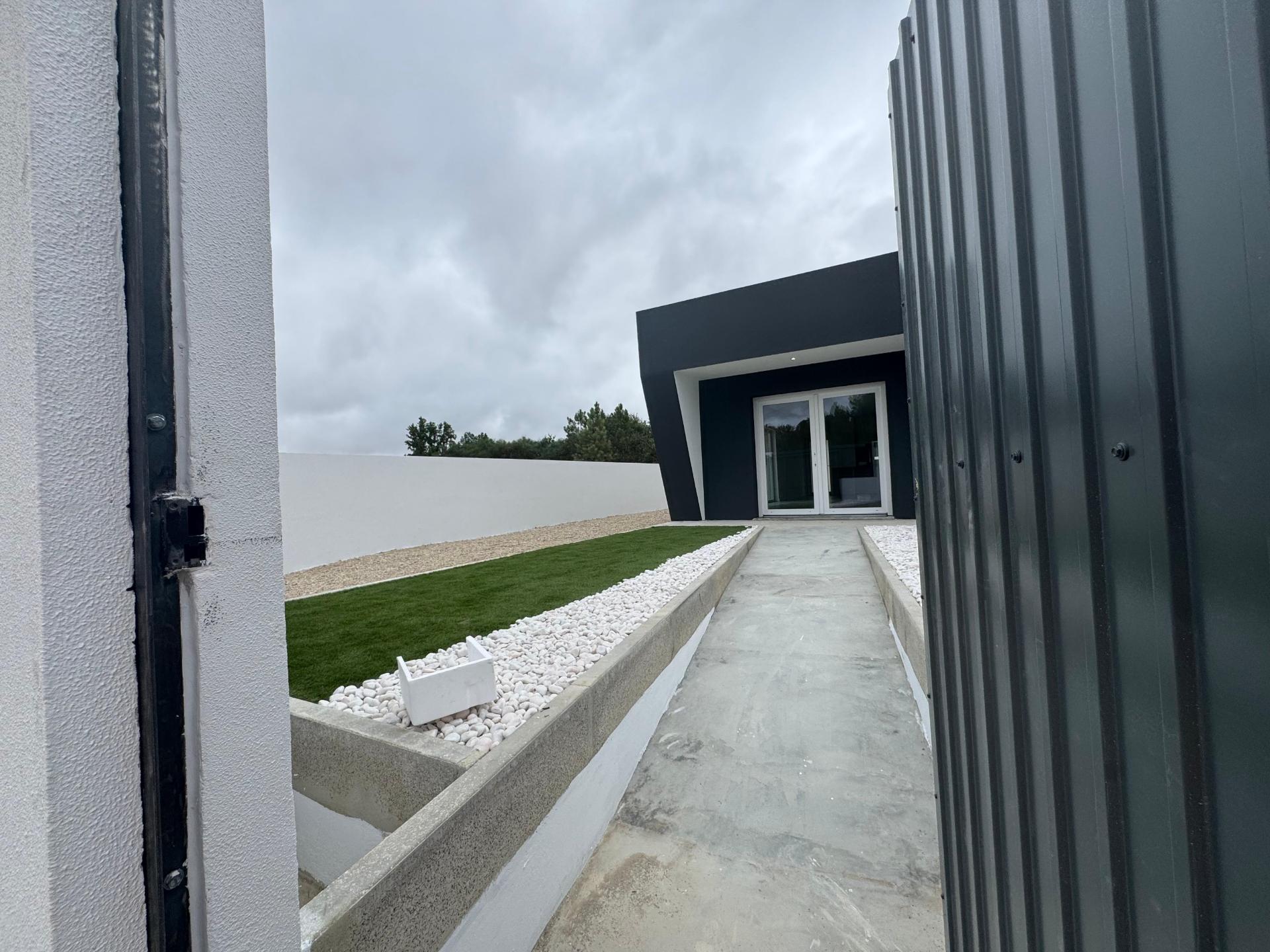 Moradia T3 isolada em Fernão Ferro