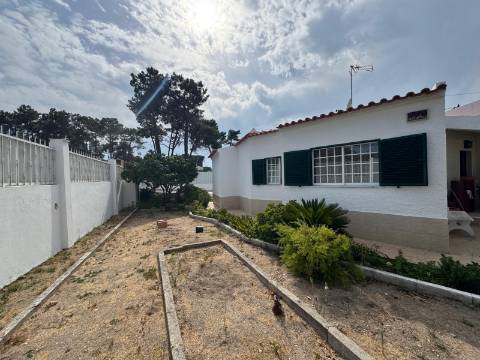 Moradia T3 isolada c/anexo - Aroeira