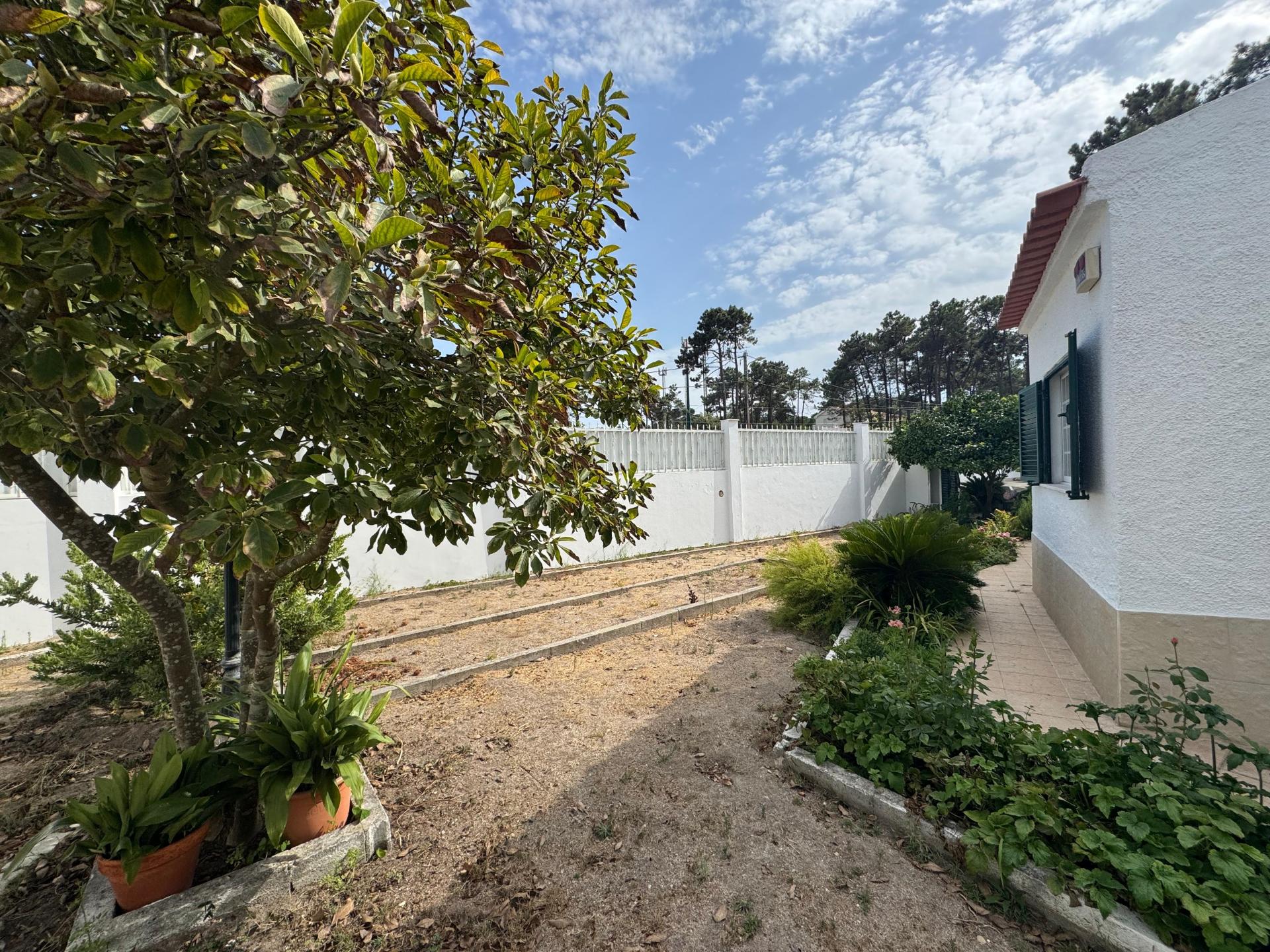 Moradia T3 isolada c/anexo - Aroeira