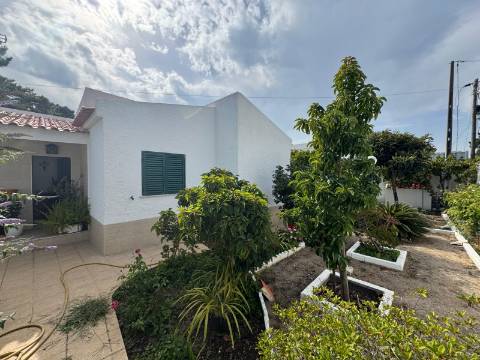 Moradia T3 isolada c/anexo - Aroeira