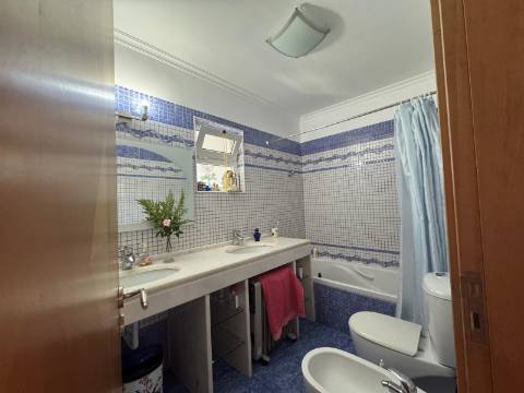 Moradia T3 isolada c/anexo - Aroeira