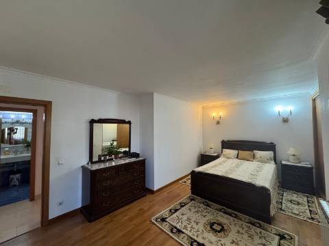 Moradia T3 isolada c/anexo - Aroeira