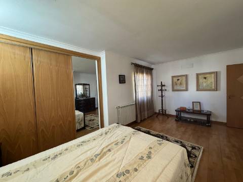 Moradia T3 isolada c/anexo - Aroeira