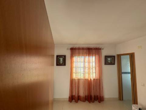 Moradia T3 isolada c/anexo - Aroeira