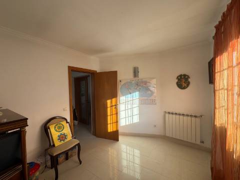 Moradia T3 isolada c/anexo - Aroeira