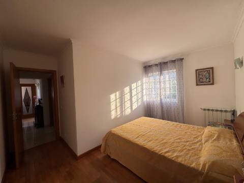 Moradia T3 isolada c/anexo - Aroeira