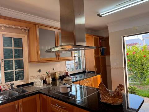 Moradia T3 isolada c/anexo - Aroeira