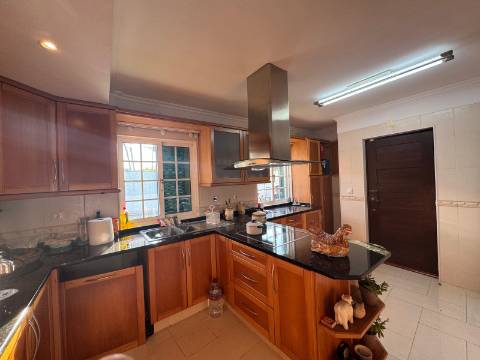 Moradia T3 isolada c/anexo - Aroeira