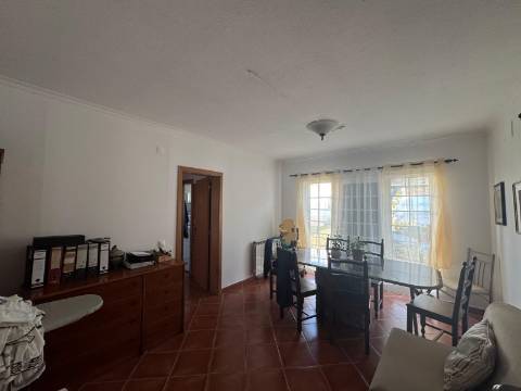 Moradia T3 isolada c/anexo - Aroeira