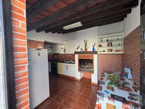 Moradia T3 isolada c/anexo - Aroeira