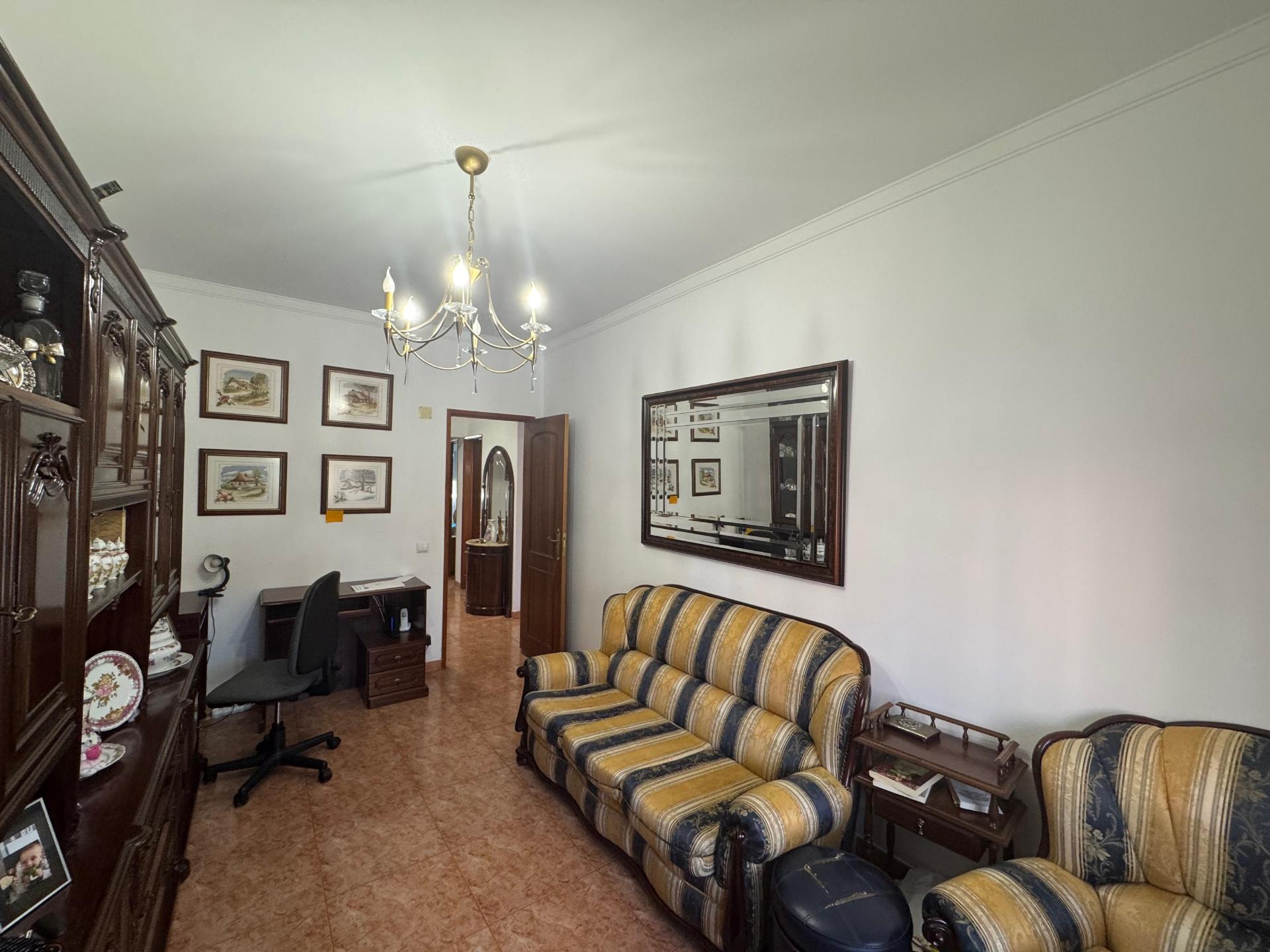 Apartamento T3 c/ terraço - Cruz de Pau