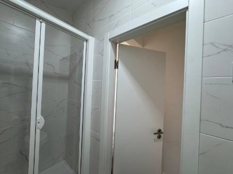 Apartamento T4 Remodelado Almada