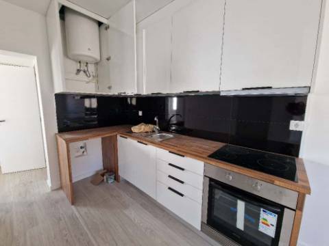 Moradia T1+1 Laranjeiro