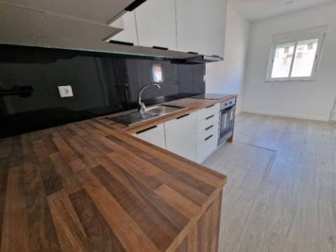 Moradia T1+1 Laranjeiro