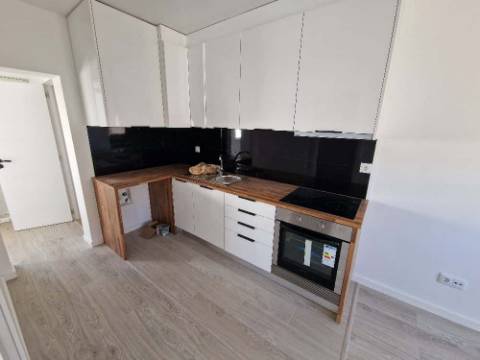 Moradia T1+1 Laranjeiro