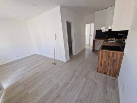 Moradia T1+1 Laranjeiro