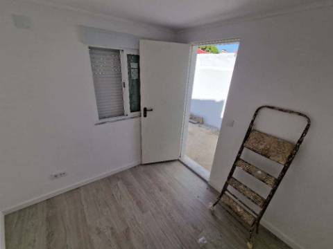 Moradia T1+1 Laranjeiro