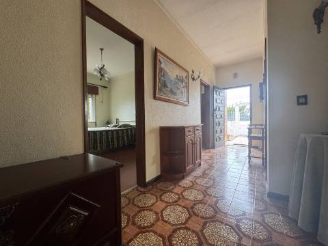 Moradia T3 Isolada de gaveto Fernão Ferro