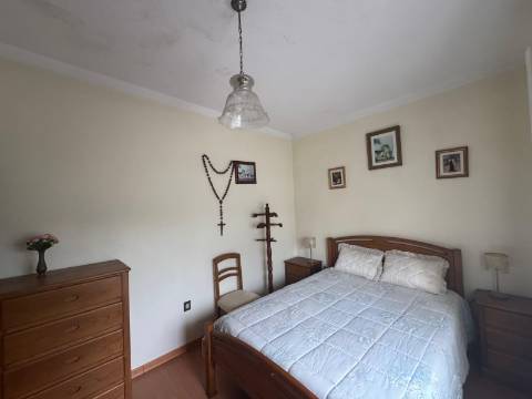 Moradia T3 Isolada de gaveto Fernão Ferro