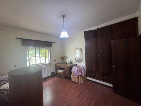 Moradia T3 Isolada de gaveto Fernão Ferro