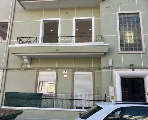 Apartamento T3 C/Quintal e Logradouro- Seixal