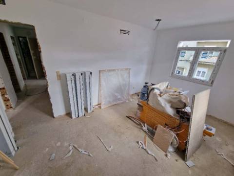 Apartamento T3 C/Quintal e Logradouro- Seixal