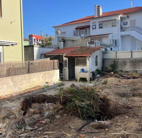 Apartamento T3 C/Quintal e Logradouro- Seixal