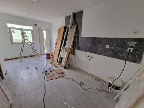 Apartamento T3 C/Quintal e Logradouro- Seixal