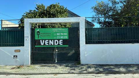 Moradia T2 Isolada- Fernão Ferro