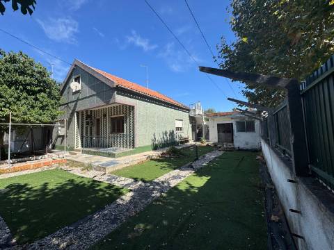 Moradia T2 Isolada- Fernão Ferro