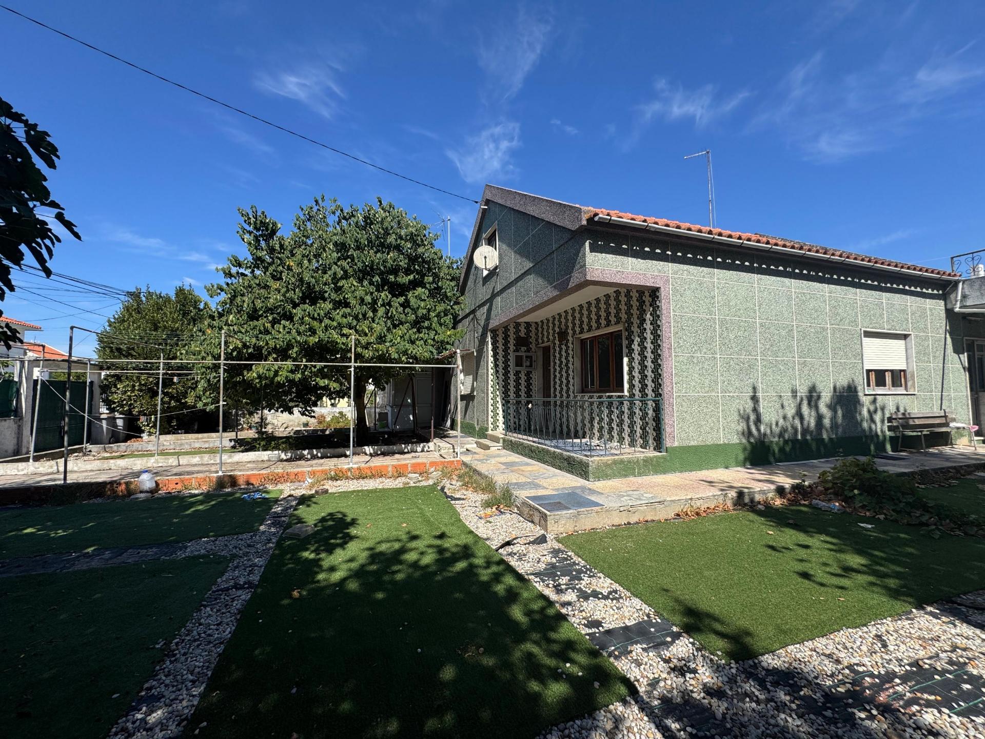 Moradia T2 Isolada- Fernão Ferro