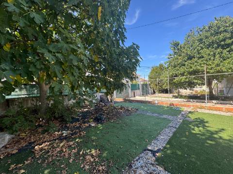 Moradia T2 Isolada- Fernão Ferro