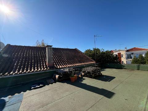 Moradia T2 Isolada- Fernão Ferro