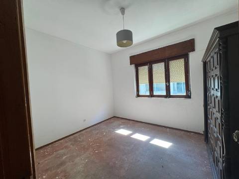 Moradia T2 Isolada- Fernão Ferro