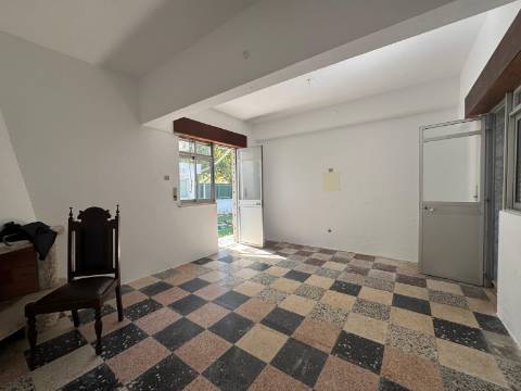 Moradia T2 Isolada- Fernão Ferro