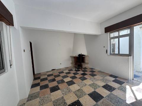 Moradia T2 Isolada- Fernão Ferro