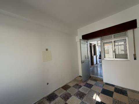 Moradia T2 Isolada- Fernão Ferro