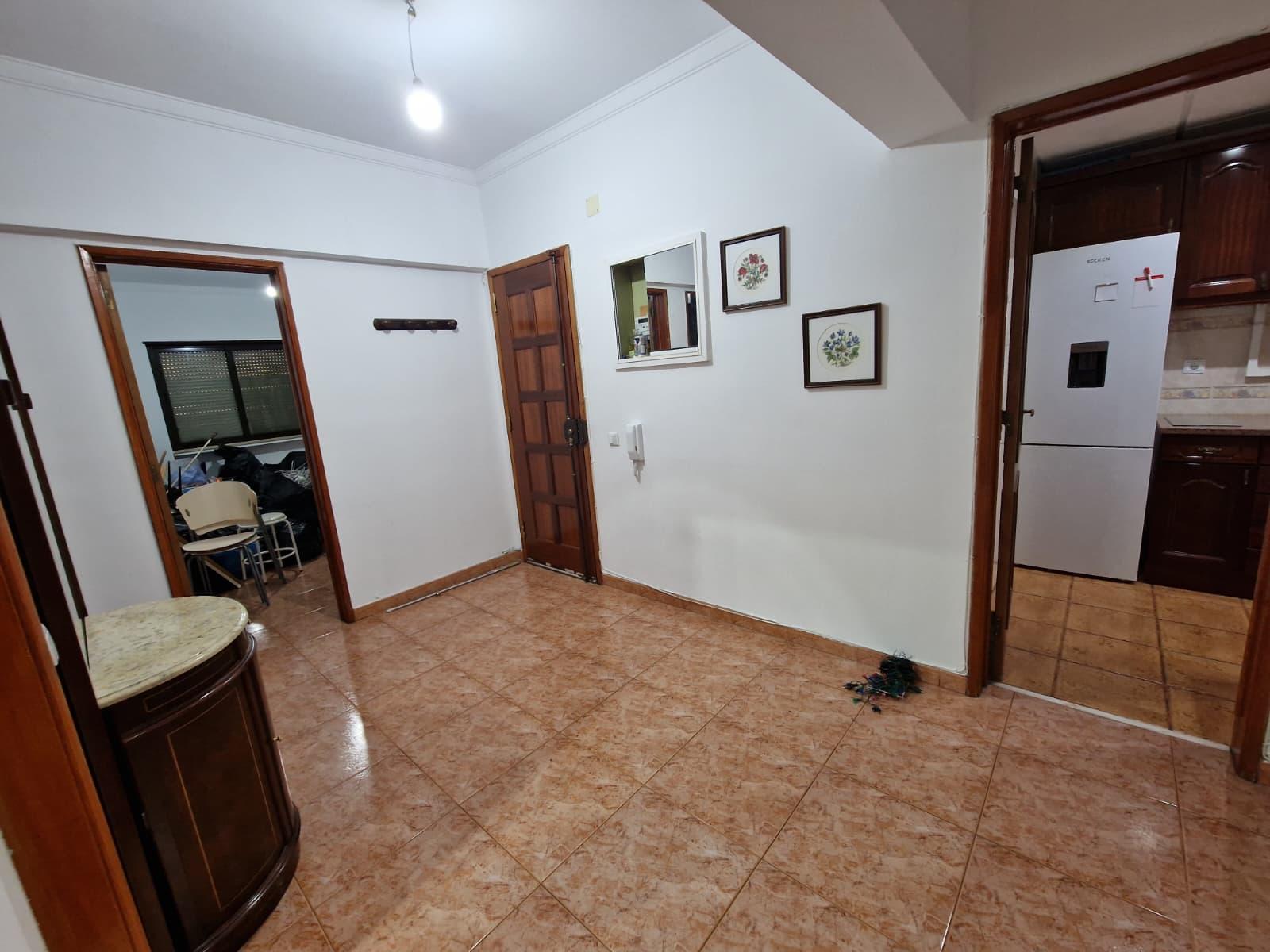 Apartamento T3 c/ terraço - Cruz de Pau