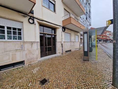 Apartamento T3 c/ terraço - Cruz de Pau