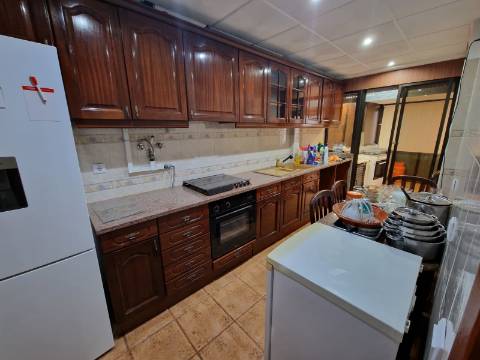 Apartamento T3 c/ terraço - Cruz de Pau