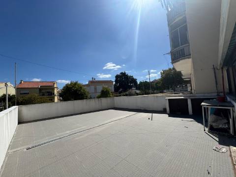 Apartamento T3 c/ terraço - Cruz de Pau