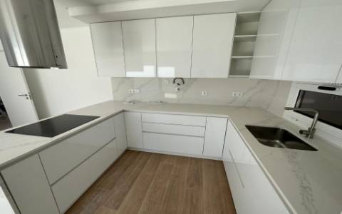 Moradia Geminada NoVaT4 c/Piscina e garagem - Foros de Amora