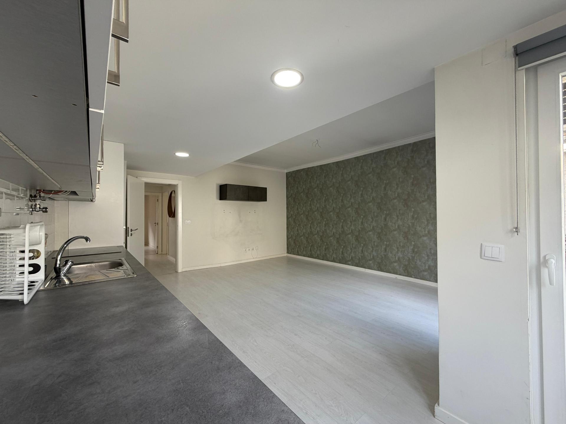 Apartamento T3 - Torre da Marinha c/Logradouro