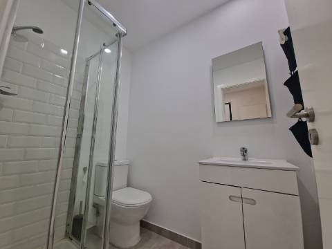 Apartamento T3 - Torre da Marinha c/Logradouro