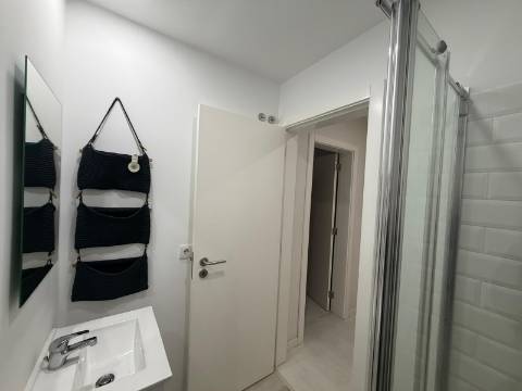 Apartamento T3 - Torre da Marinha c/Logradouro