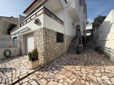 Moradia T4 Geminada na Cruz de Pau