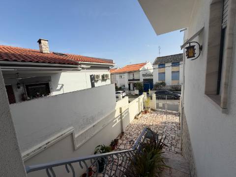 Moradia T4 Geminada na Cruz de Pau